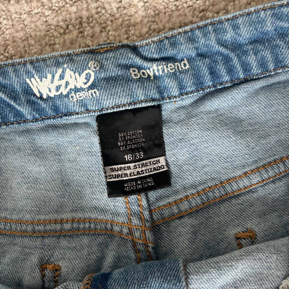 Missimo Distressed Boyfriend Denim (size 16/33) - Picture 6 of 6